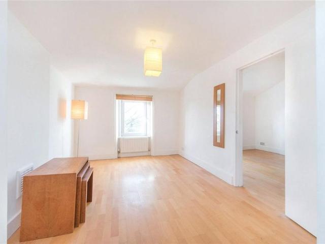 1 bedroom end of terrace house to rent