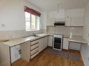 1 bedroom end of terrace house to rent