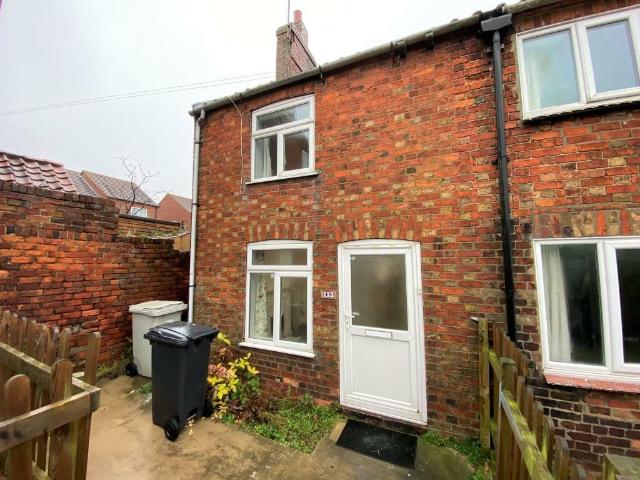 2 bedroom end of terrace house to rent