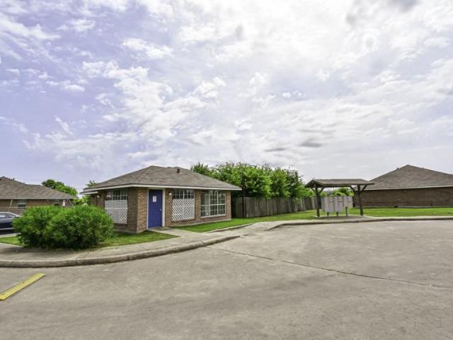 1 bedroom, Eagle Lake TX 77434 104869084
