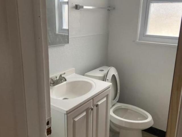 1 bedroom, East Cleveland OH 44112 104731325