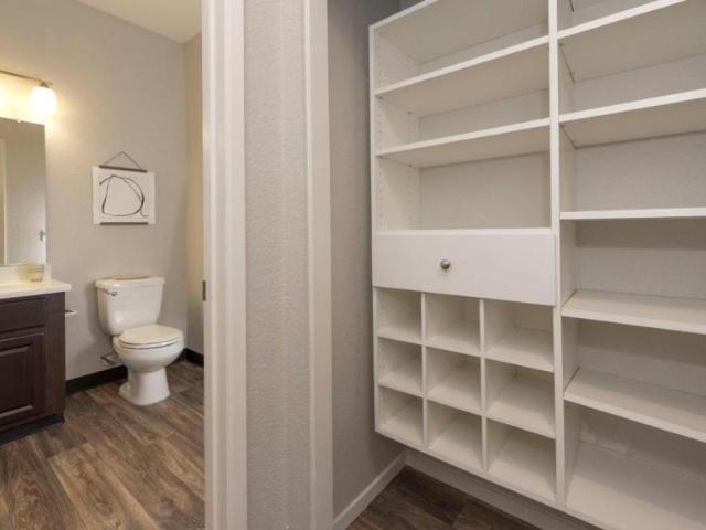 1 bedroom, Elk Grove CA 95758 LS105084349