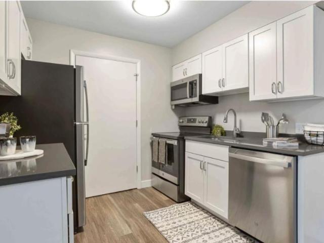 1 bedroom, Elk Grove IL 60007 105179260