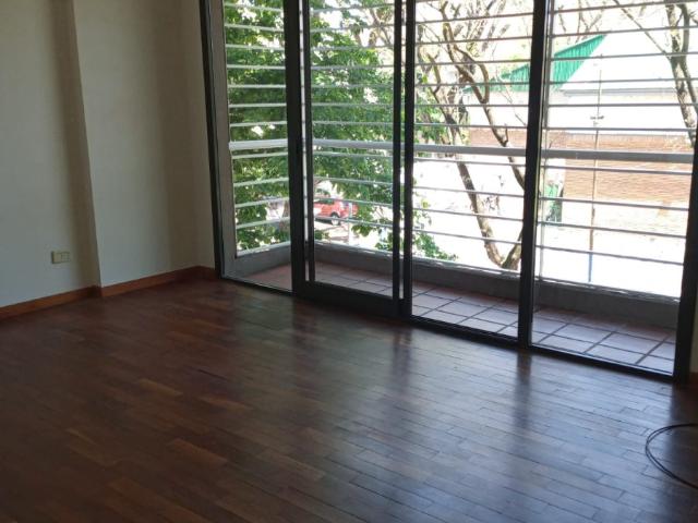 1 bedroom external apartment with balcony