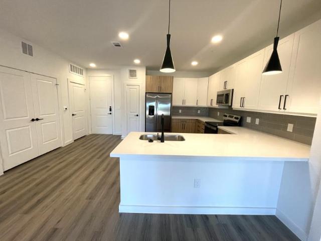 1 bedroom, Fort Worth TX 76179 102152406
