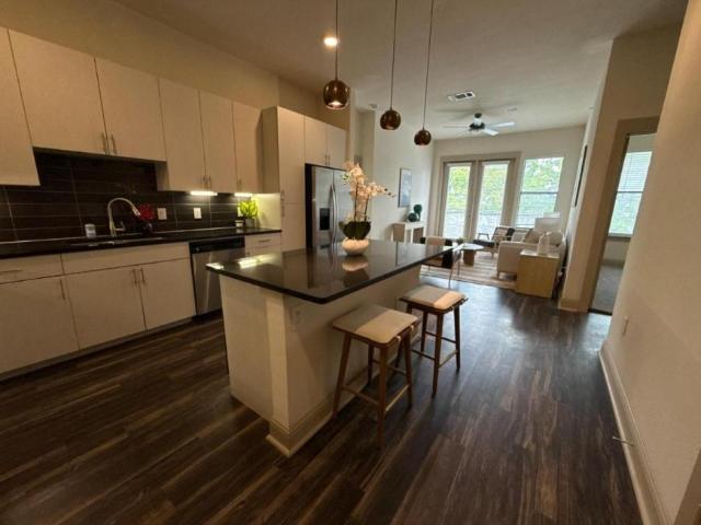 1 bedroom, Fort Worth TX 76107 104954549