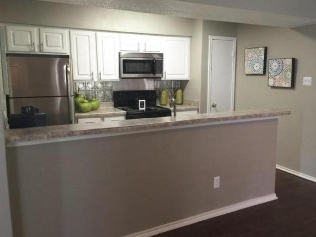 1 bedroom, Fort Worth TX 76116 106160875