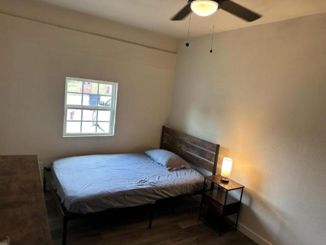 1 bedroom, Fort Worth TX 76133 103336129