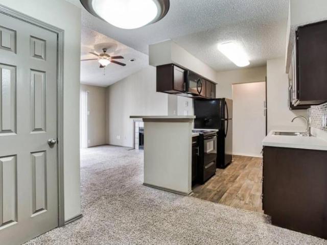 1 bedroom, Fort Worth TX 76134 102764086