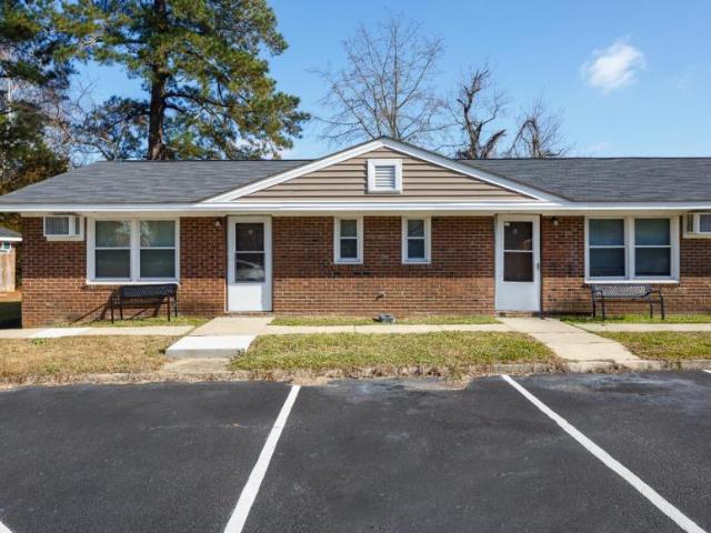 1 bedroom, Fayetteville NC 28304 106213989