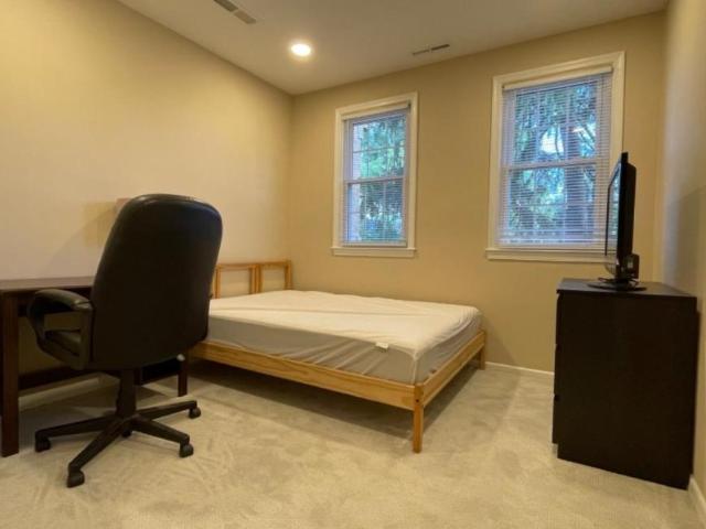 1 bedroom, Fairfax VA 22030 105263377