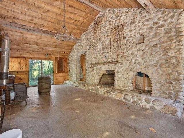 1 bedroom, Fairfield ME 04937 105750377