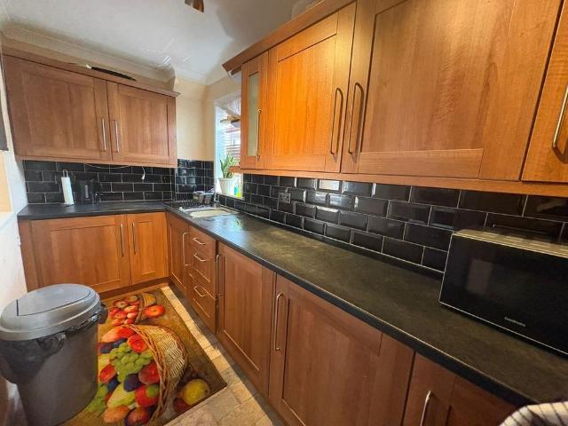 1 bedroom end of terrace house to rent
