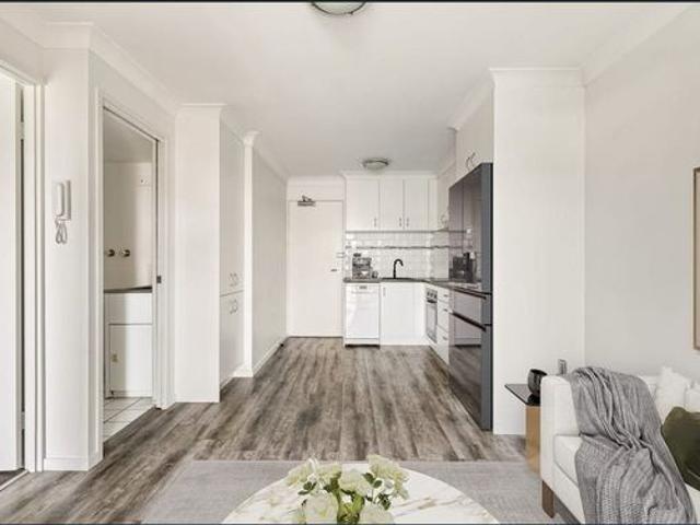 1 Bedroom First Floor Apartment in a Conveniently Located Boutique Complex
