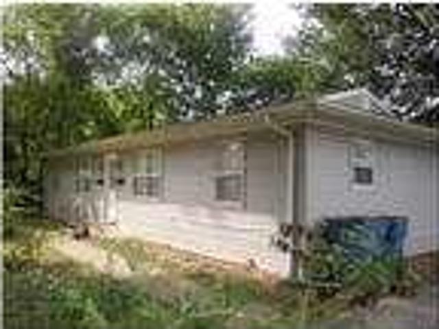 1 Bedroom First floor duplex with Water, sewer and trash included!