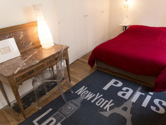 1 bedroom flat 40m² Louvre Palais Royal, Paris Amsterdam Apartments for Rent