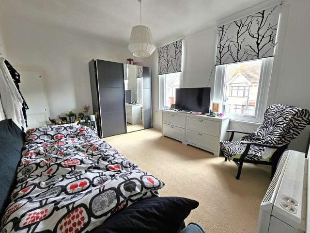 1 Bedroom Flat
