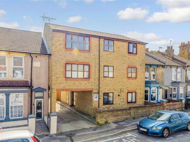 1 Bedroom Flat