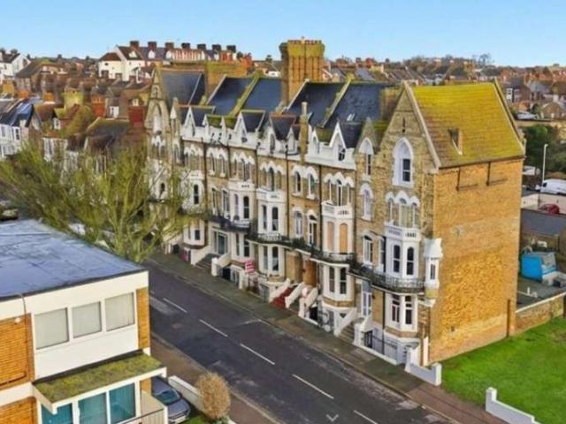 1 Bedroom Flat