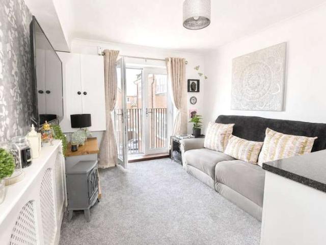 1 Bedroom Flat