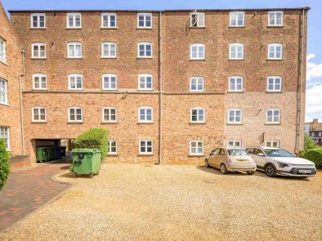1 Bedroom Flat