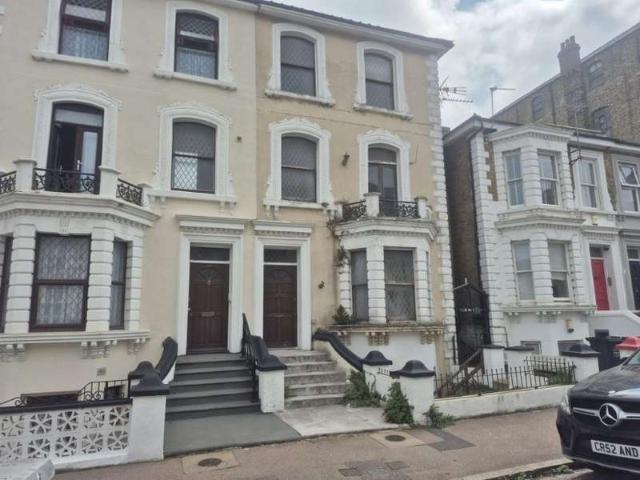 1 Bedroom Flat