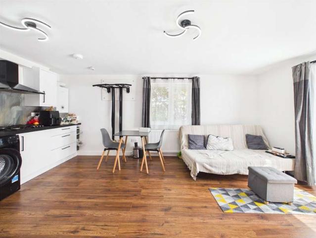 1 Bedroom Flat