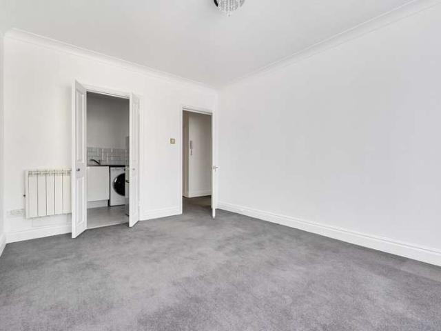 1 Bedroom Flat