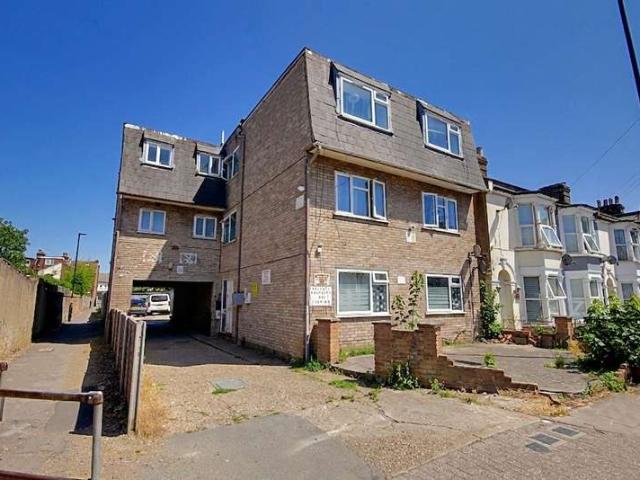 1 Bedroom Flat