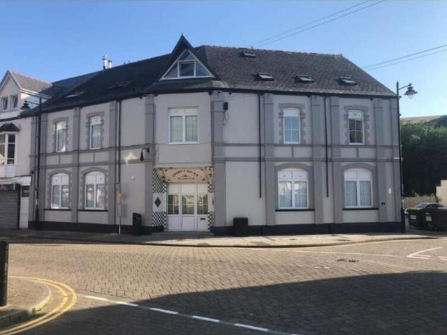 1 Bedroom Flat