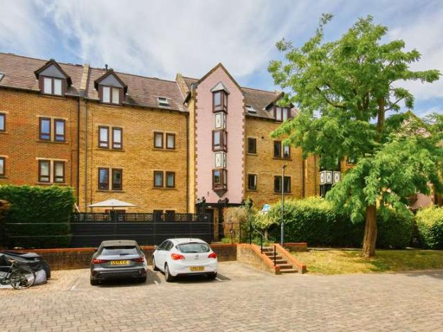1 Bedroom Flat