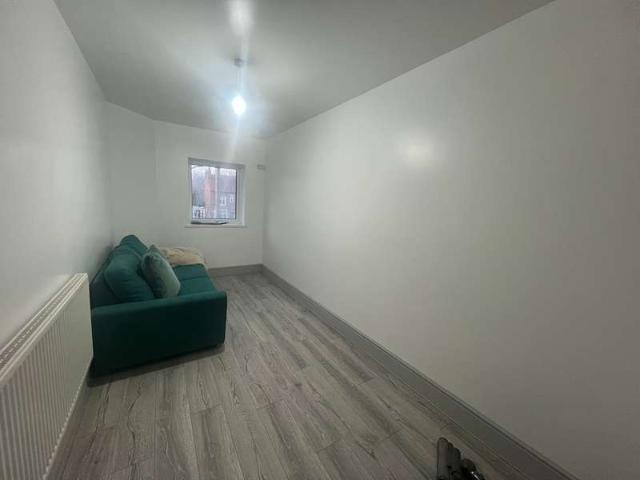 1 Bedroom Flat