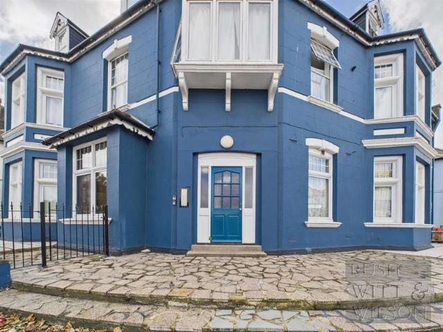 1 Bedroom Flat
