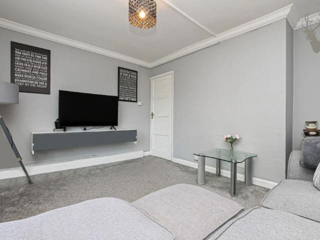 1 Bedroom Flat