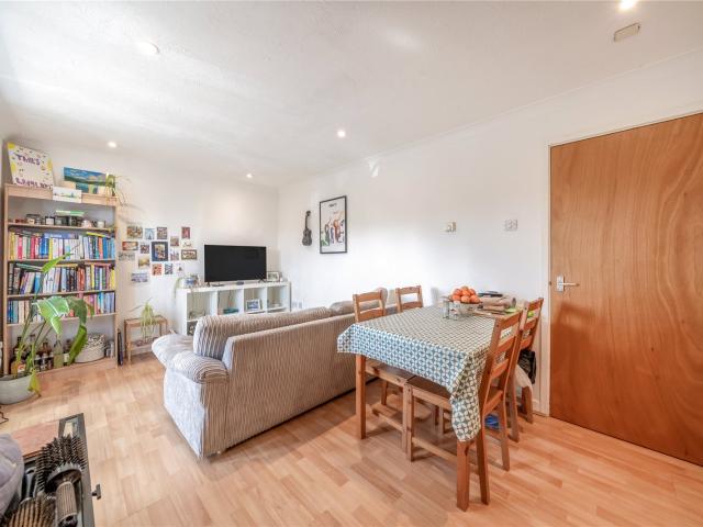 1 bedroom Flat