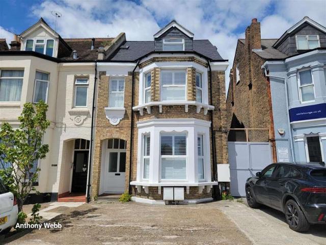 1 Bedroom Flat