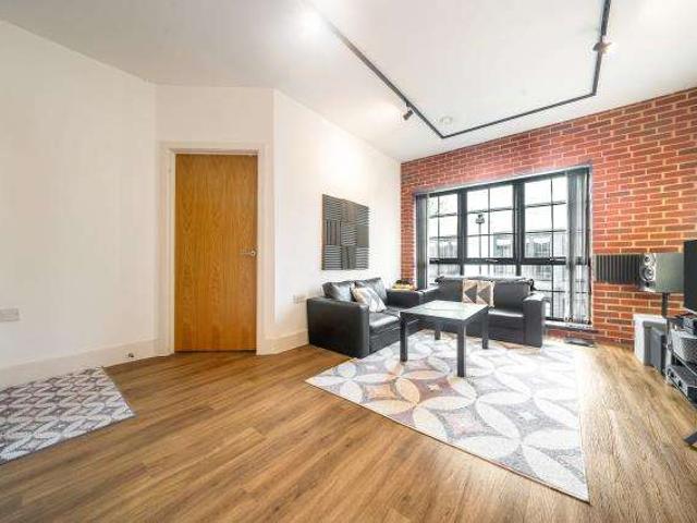 1 Bedroom Flat