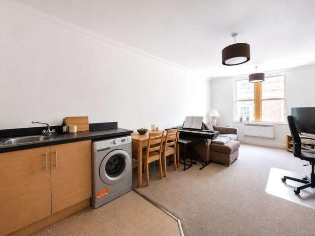 1 Bedroom Flat