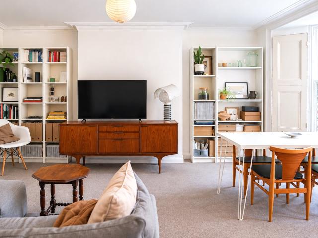 1 bedroom Flat Navarino Road, E8