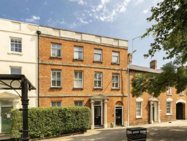 1 Bedroom Flat
