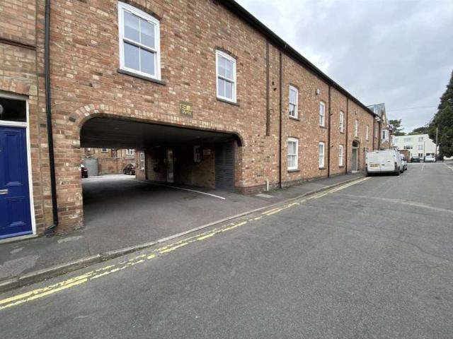 1 Bedroom Flat