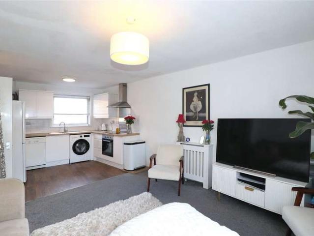 1 Bedroom Flat