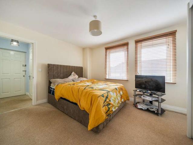 1 Bedroom Flat