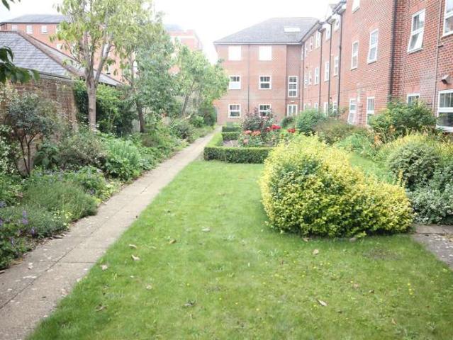 1 Bedroom Flat