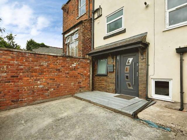 1 Bedroom Flat