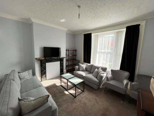 1 Bedroom | Flat 1, 81 Embankment Road, PL4 9HX