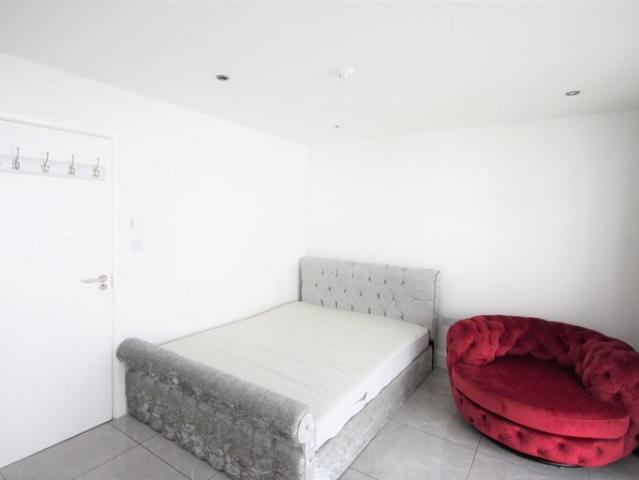 1 Bedroom Flat