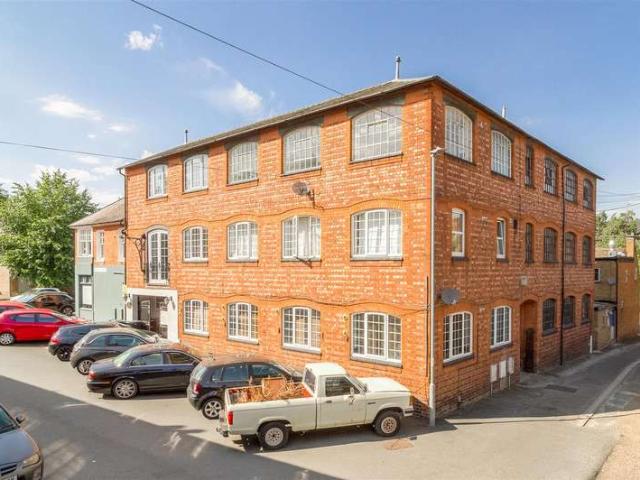 1 Bedroom Flat