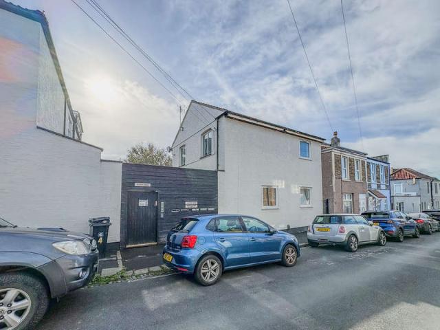 1 Bedroom Flat
