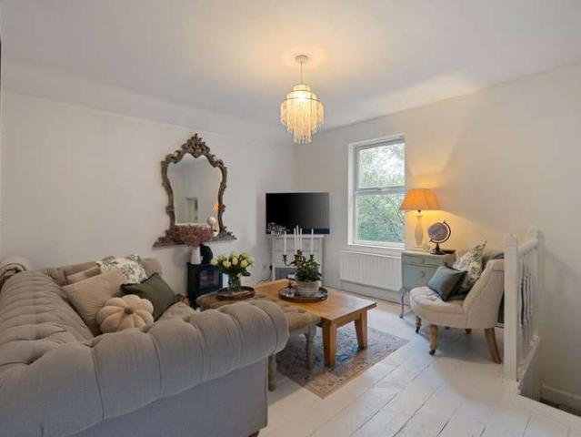 1 Bedroom Flat